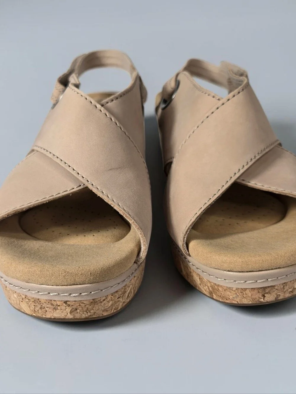 Clarks Giselle Loop Wedge Sandal Size 9 Khaki Sand Nubuck Slingback Cork